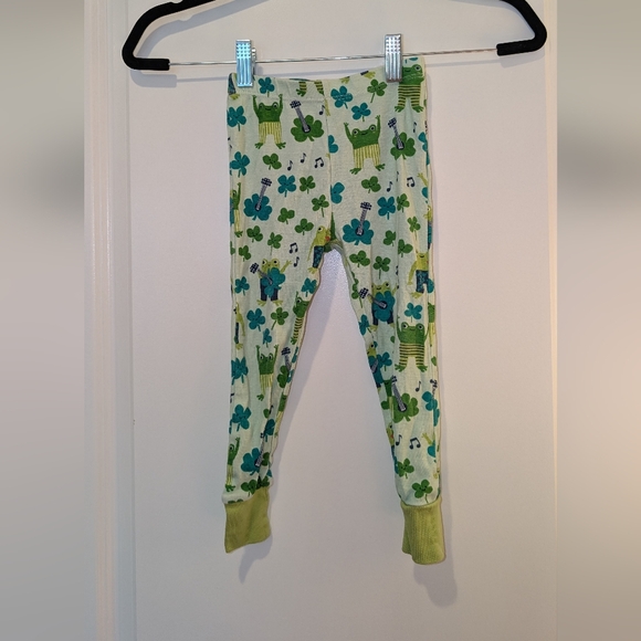 🐸 ☘️ Frog St Patty's Day Pajamas - Picture 4 of 6